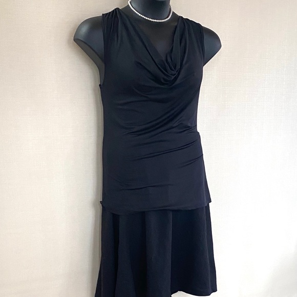 Black Sleeveless Blouse. - Picture 4 of 5